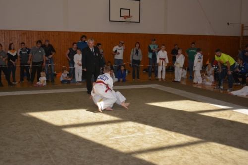 06